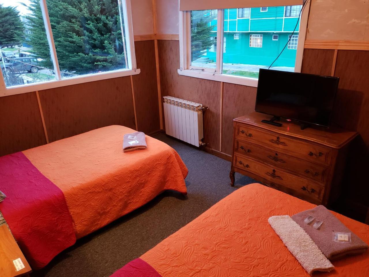 Antiguos Bed And Breakfast Пуерто Наталес Екстериор снимка